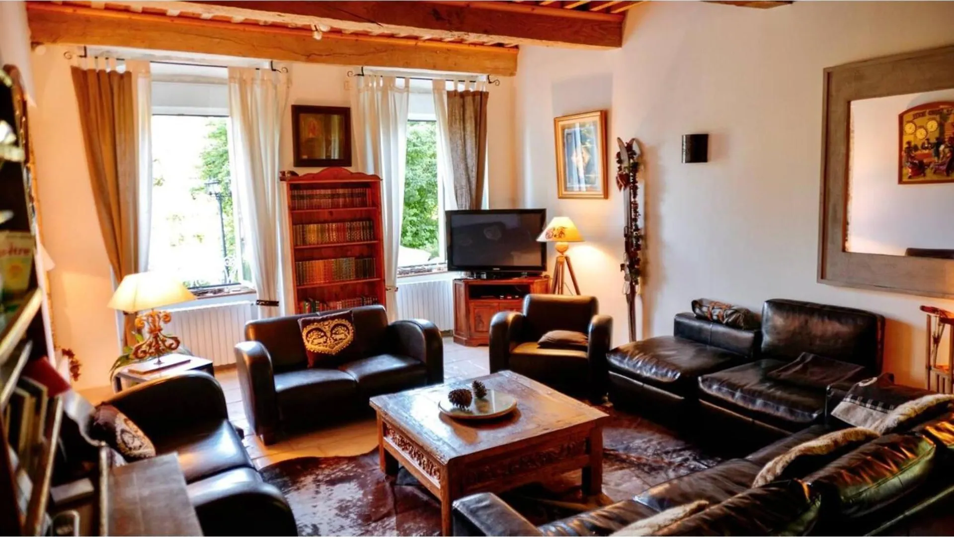 Luxury 5-Star Mansion, Hotel Services Included, Swimming Pool, Tennis, Bowling Les Nappes
