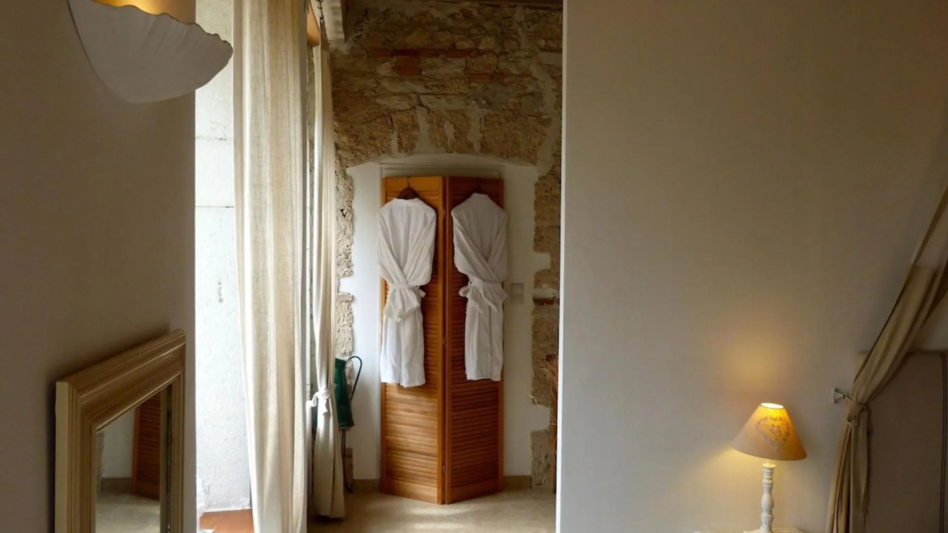 Luxury 5-Star Mansion, Hotel Services Included, Swimming Pool, Tennis, Bowling Les Nappes