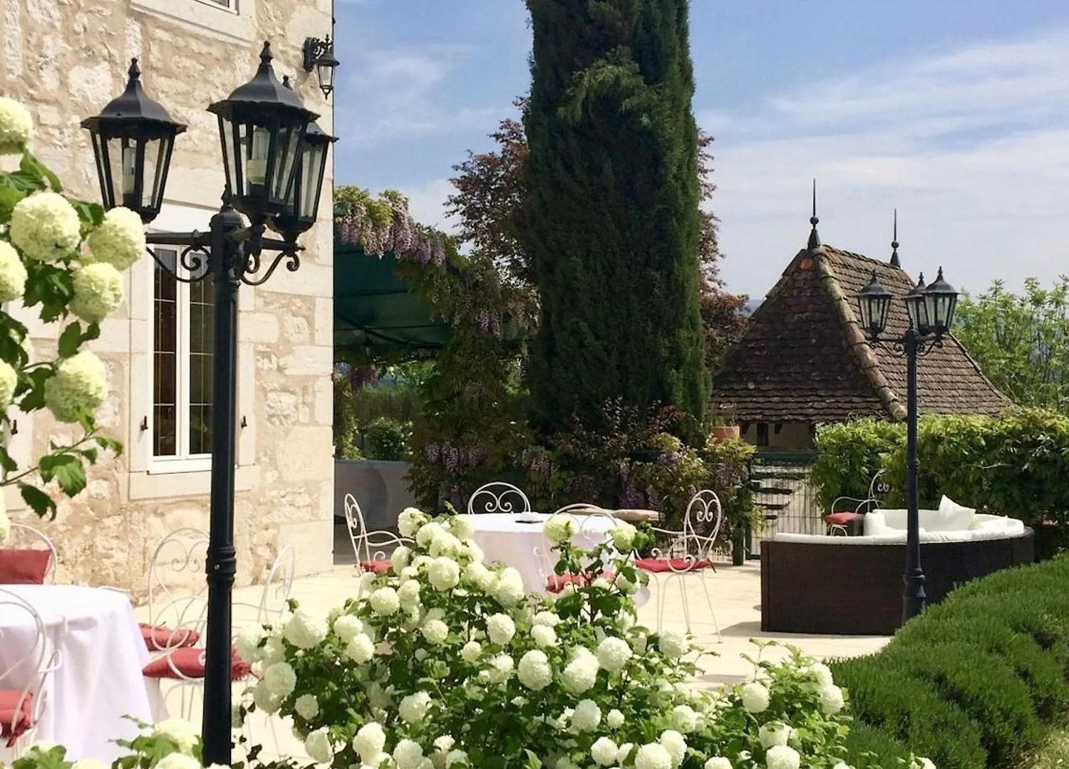 Luxury 5-Star Mansion, Hotel Services Included, Swimming Pool, Tennis, Bowling Les Nappes Ferienhaus