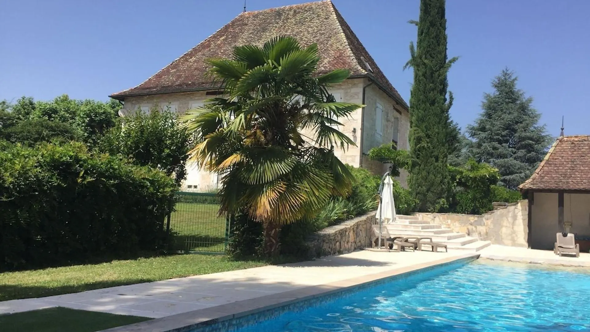 Luxury 5-Star Mansion, Hotel Services Included, Swimming Pool, Tennis, Bowling Les Nappes Ferienhaus